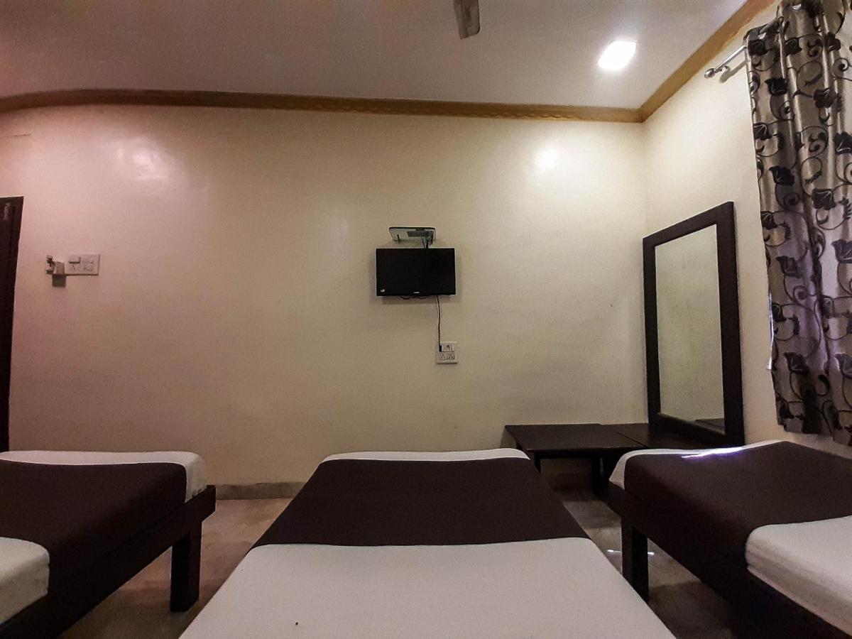 מומביי Hotel National מראה חיצוני תמונה