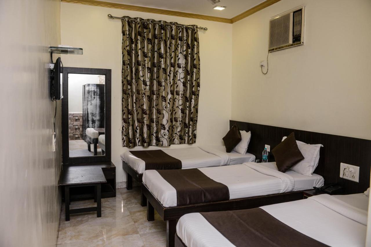 מומביי Hotel National מראה חיצוני תמונה