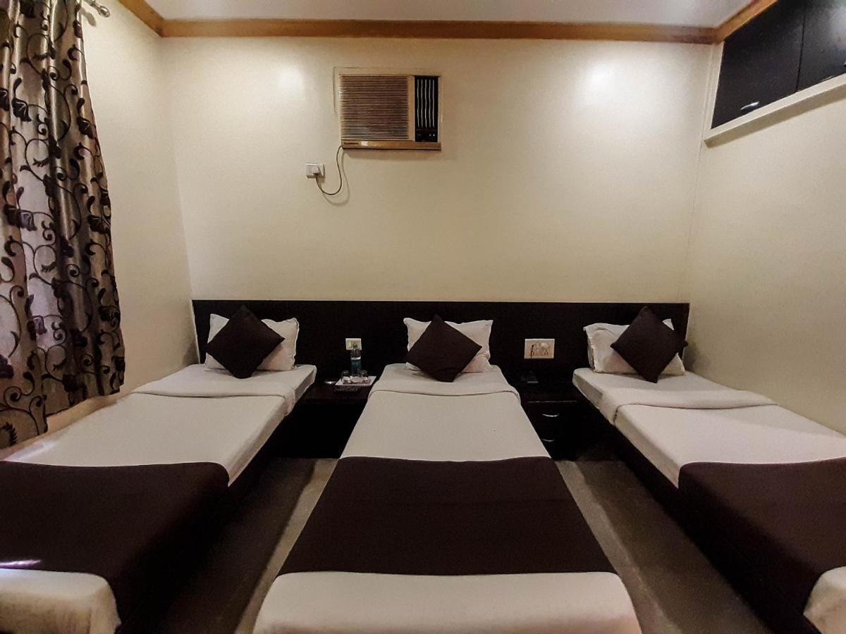 מומביי Hotel National מראה חיצוני תמונה