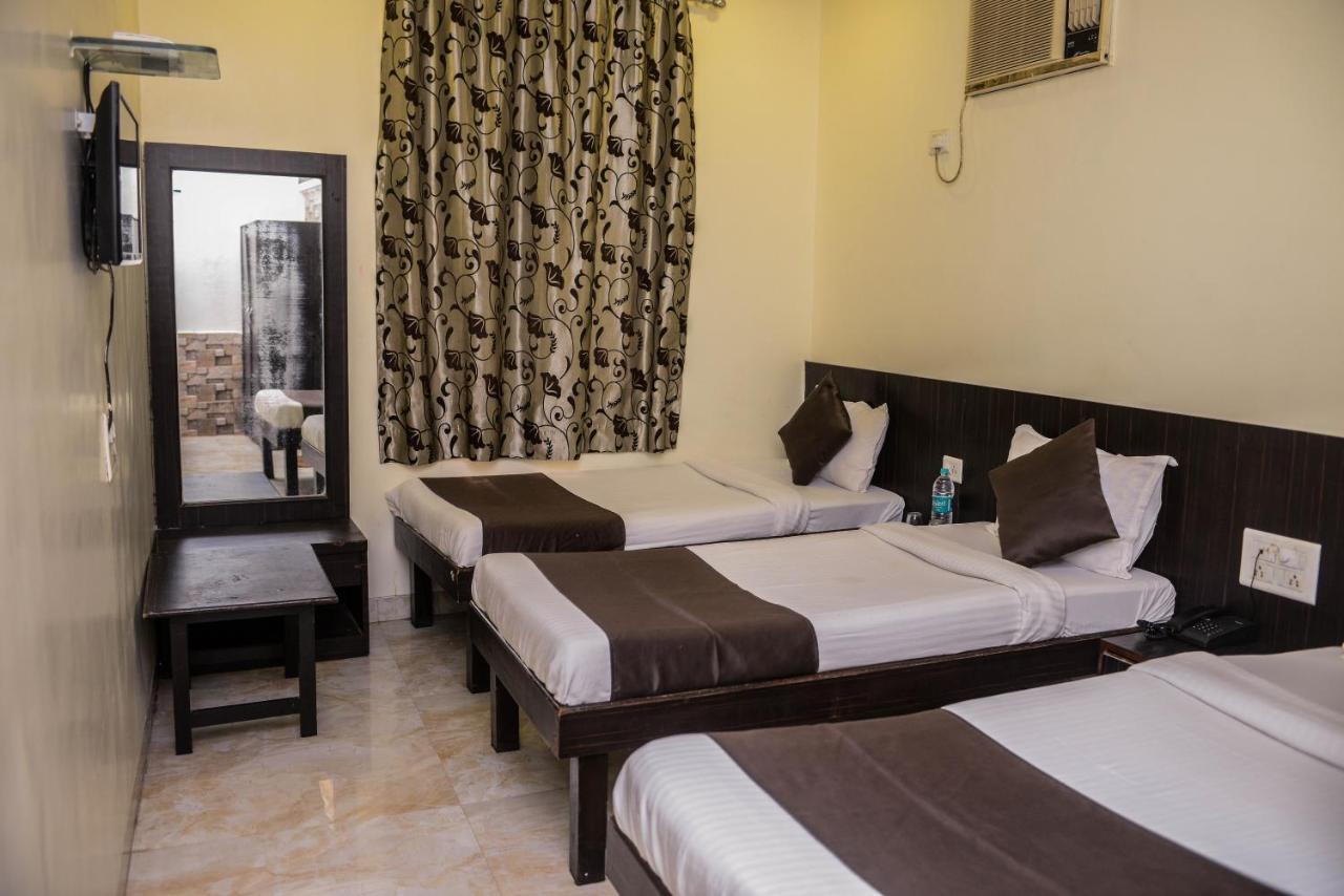 מומביי Hotel National מראה חיצוני תמונה