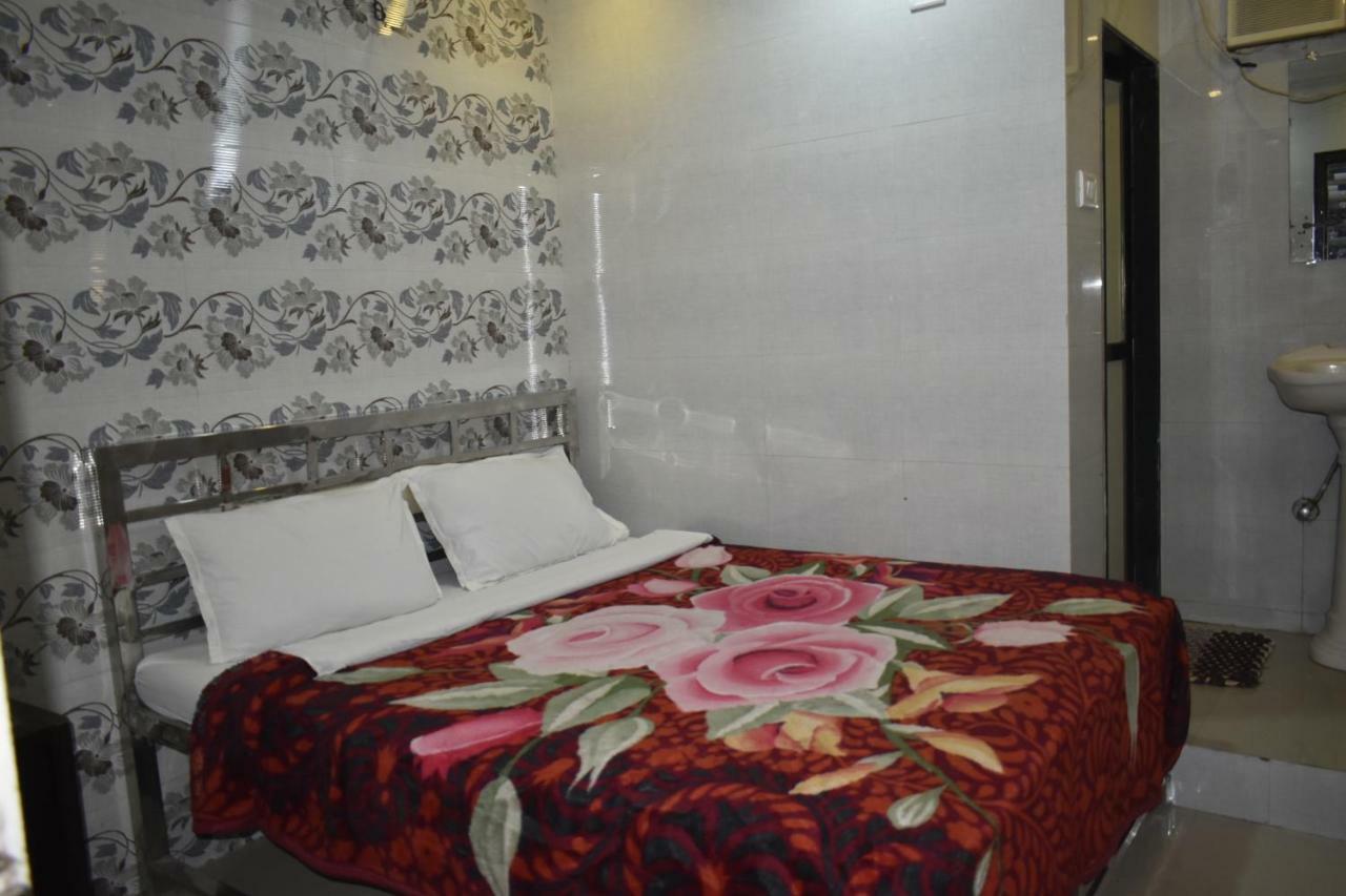 מומביי Hotel National מראה חיצוני תמונה